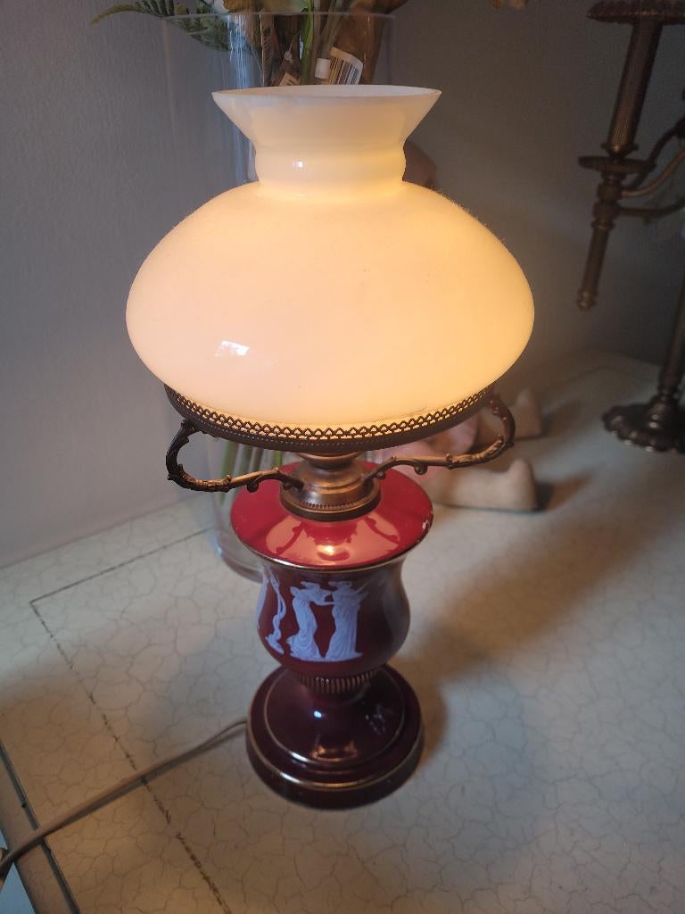 Vintage lampje met bordeaux rode porseleinen voet, Ophalen of Verzenden