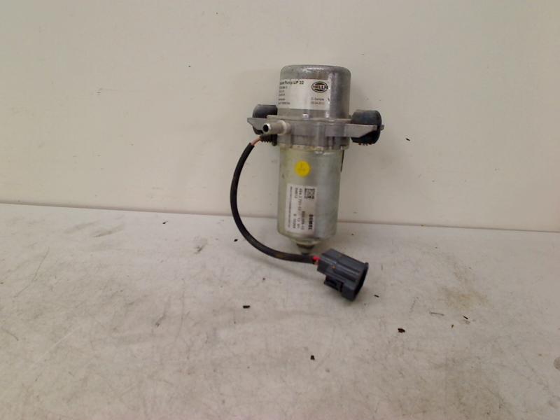 Vacuumpomp onderdrukpomp rem Audi Q5 (8RB) 2012 8R0614215, Gebruikt, Auto-Union-Straße  1, Ingolstadt 85057, , Duitsland, Info@audi.de
