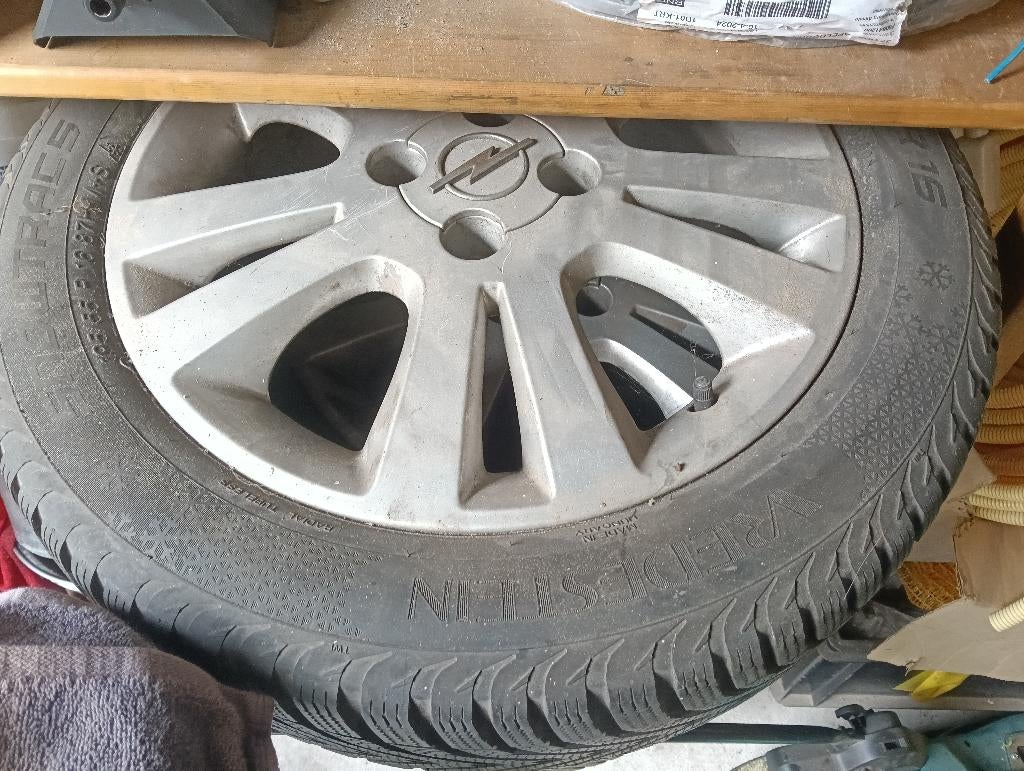 Winterbanden voor Opel corsa 16 inch met velg., Auto-onderdelen, Banden en Velgen, Ophalen, Gebruikt, 16 inch, Banden en Velgen