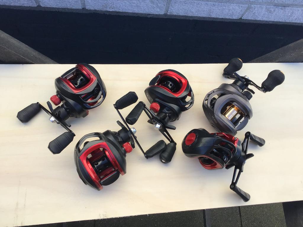 Baitcaster reel RH (lees beschrijving), Watersport en Boten, Hengelsport | Roofvissen, Ophalen of Verzenden, Nieuw, Molen