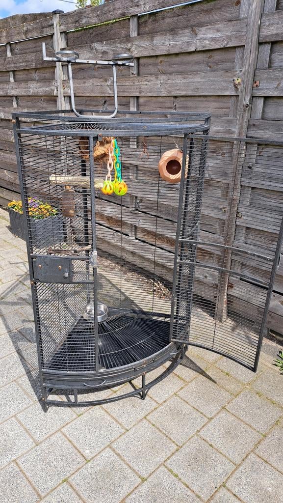 Papagaai of vogelkooi, Dieren en Toebehoren, Ophalen of Verzenden, Zo goed als nieuw, Metaal, Vogelkooi