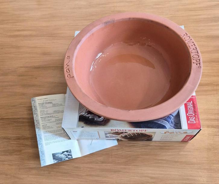 Römertopf nr 249 rond voor brood zgan + receptenboekje, Huis en Inrichting, Keuken | Keukenbenodigdheden, Zo goed als nieuw, Ophalen of Verzenden