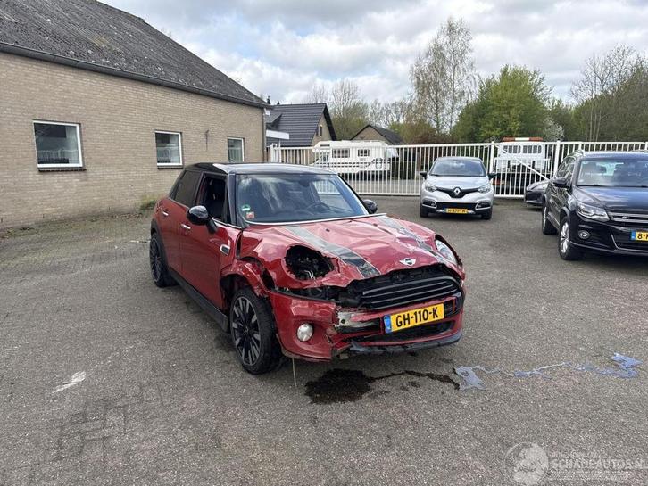 MINI Cooper 1.5 Cooper Chili Bns (bj 2015), Auto diversen, Schadeauto's, Mini, Handgeschakeld, Benzine, Hatchback, Rood