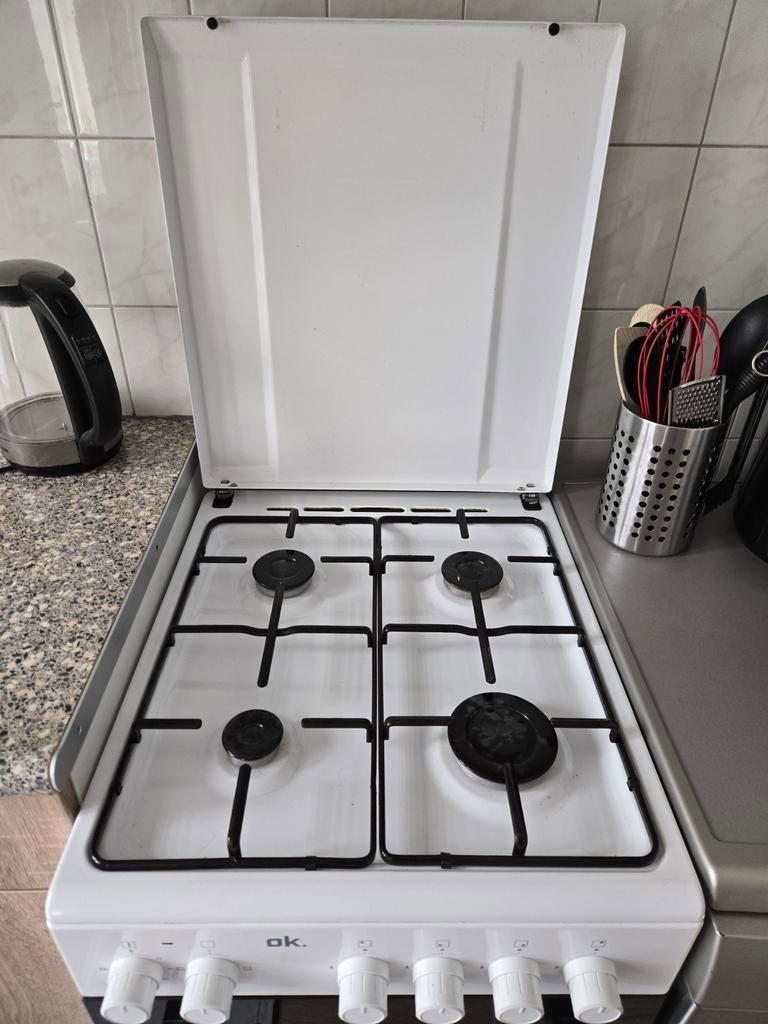 Gasfornuis met elektrische oven - Zo goed als nieuw, Witgoed en Apparatuur, Fornuizen, Zo goed als nieuw, Gas, Vrijstaand, 4 kookzones