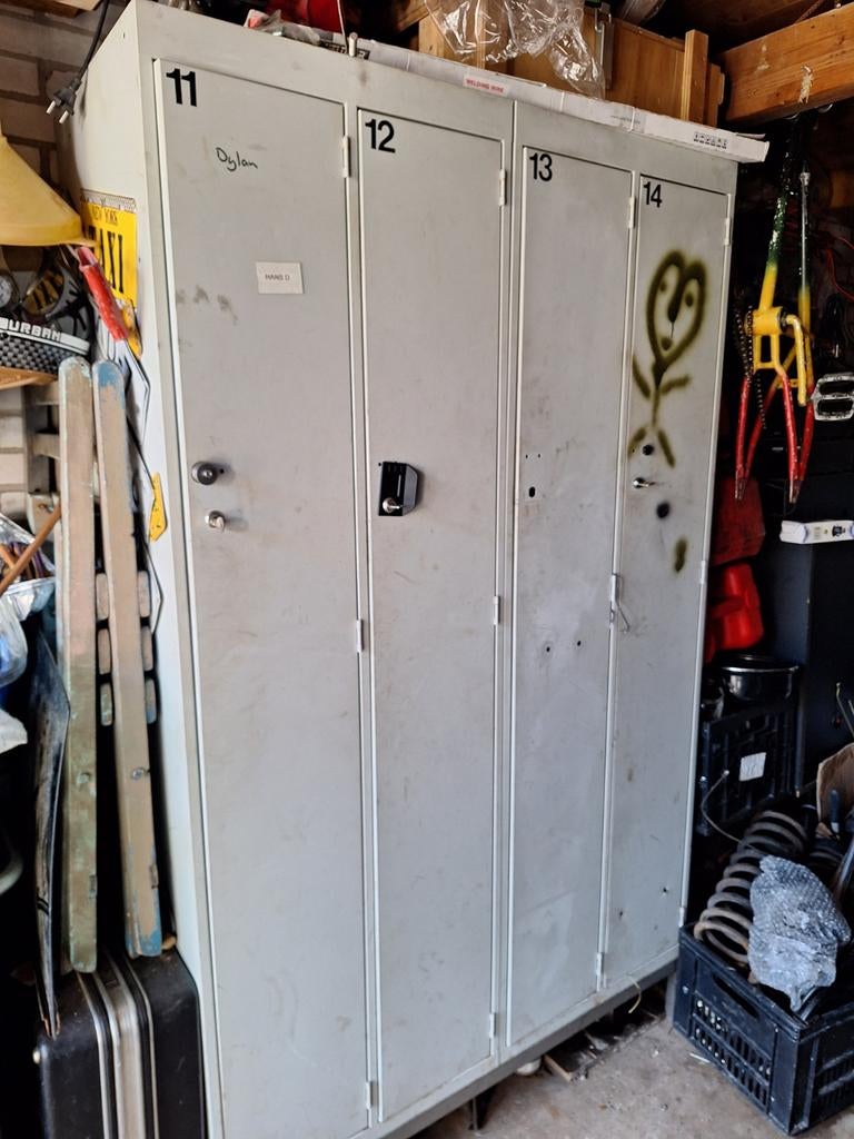 Gebruikte kluisjeskast / locker voor opknap of opslag, Huis en Inrichting, Kasten | Lockerkasten, Ophalen, Gebruikt, Industrieel