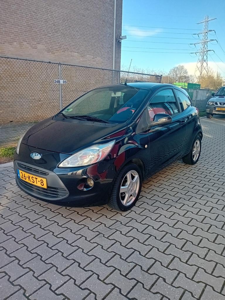 VANDAAG 1350EURO FORD KA 1.2 HOGE INSTAP 2010 APK 26 03 2027, Auto's, Ford, Bedrijf, Te koop