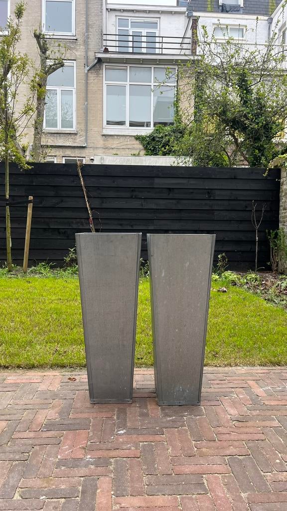 Metalen hoge bloembakken, Ophalen of Verzenden, Zo goed als nieuw, Rond, Minder dan 30 cm