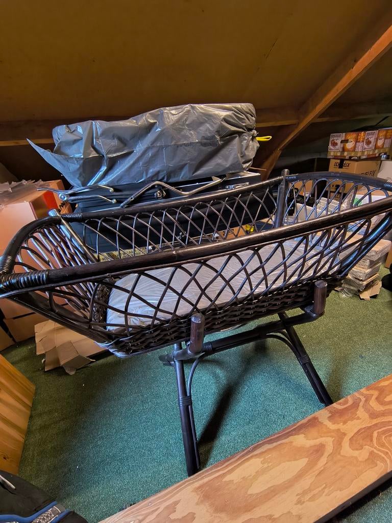Baby wieg rotan, Ophalen, Zo goed als nieuw, Wieg