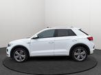 Volkswagen T-Roc 1.5 TSI DSG R-Line Pano/Camera/LED/Trekhaak, Auto's, 1254 kg, 4 cilinders, 150 pk, Leder en Stof