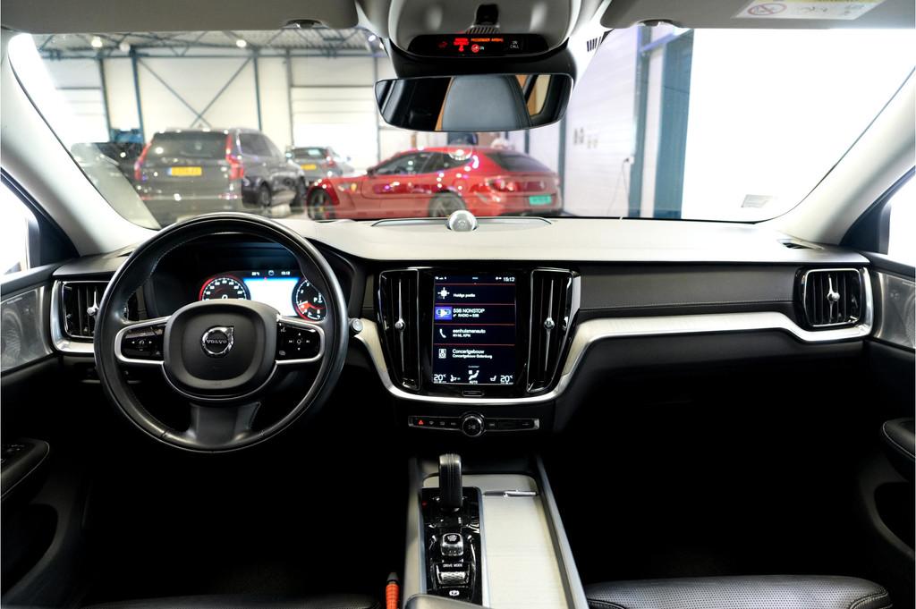 Volvo V60 Cross Country 2.0 B5 AWD 185kW/250pk Aut8 Ultimate, 15 km/l, 4 cilinders, Zwart, Vierwielaandrijving