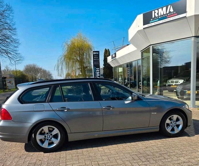 Facelift BMW 318i 2.0 2010 e91 touring grijs 318, Auto's, BMW, Bedrijf, 3-Serie, Benzine, Euro 5, Stationwagon, Handgeschakeld
