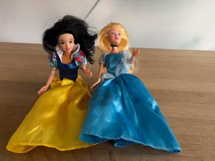 Barbie Assepoester Disney Simba en Sneeuwwitje, Verzamelen, Poppen, Zo goed als nieuw, Pop, Ophalen of Verzenden