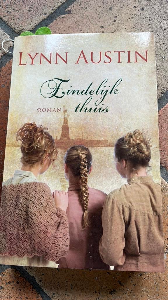 Lynn Austin - Eindelijk thuis, Boeken, Ophalen of Verzenden, Zo goed als nieuw, Lynn Austin, Amerika