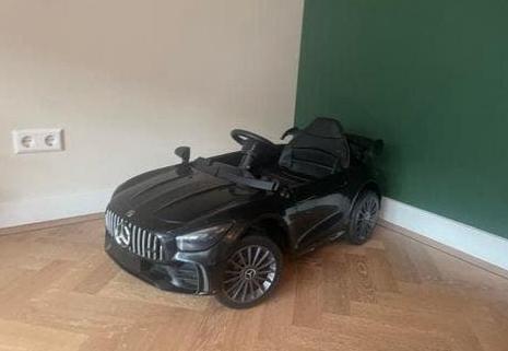 Elektrische elctrische mercedes auto zwart voor een kind, Ophalen, Gebruikt