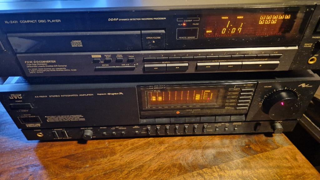 JVC AX-r551x versterker en XL-Z431 cd speler en bose cube, Ophalen, Gebruikt, Stereo, JVC