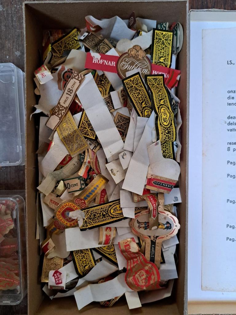 Doos vol sigarenbandjes, Ophalen of Verzenden, Gebruikt