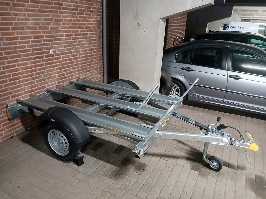 Verhuur Motor Aanhanger