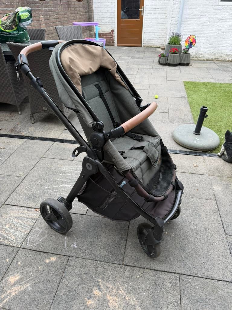 Qute kinderwagen, Ophalen, Gebruikt