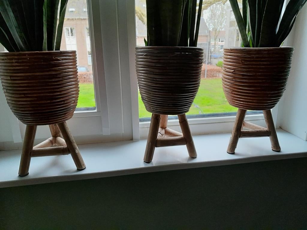 Rotan bloempot op pootjes. 6 x, Tuin en Terras, Bloembakken en Plantenbakken, Ophalen, Overige materialen, Minder dan 60 cm, Rond