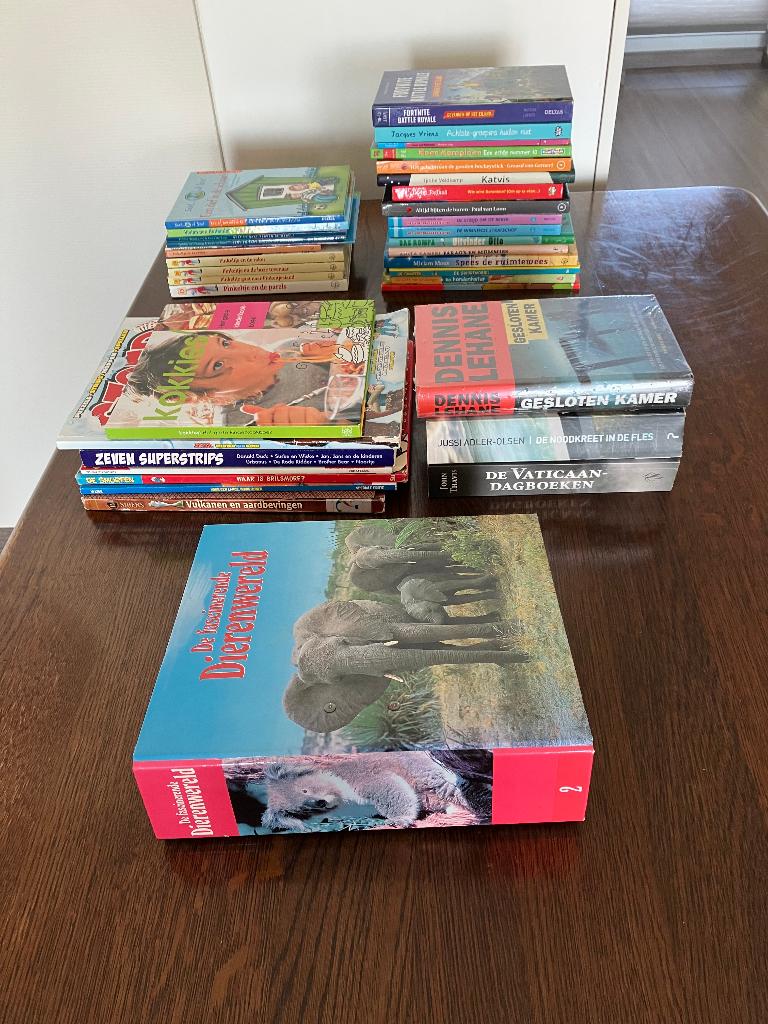 38 Boeken kinder- volwassen- natuur en strip boeken i.g.st., Ophalen, Gebruikt
