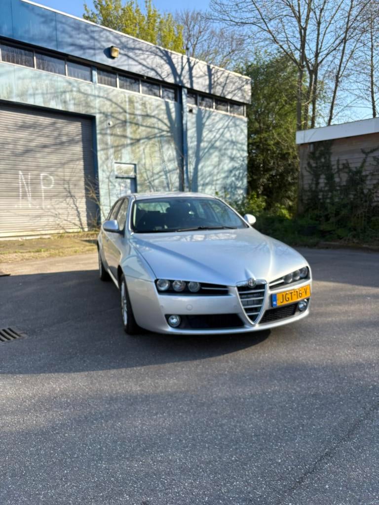 Alfa Romeo 159 1.9 JTS SW 2006 Grijs WEINIG KM!!, Auto's, Voorwielaandrijving, 4 cilinders, Handgeschakeld, 500 kg