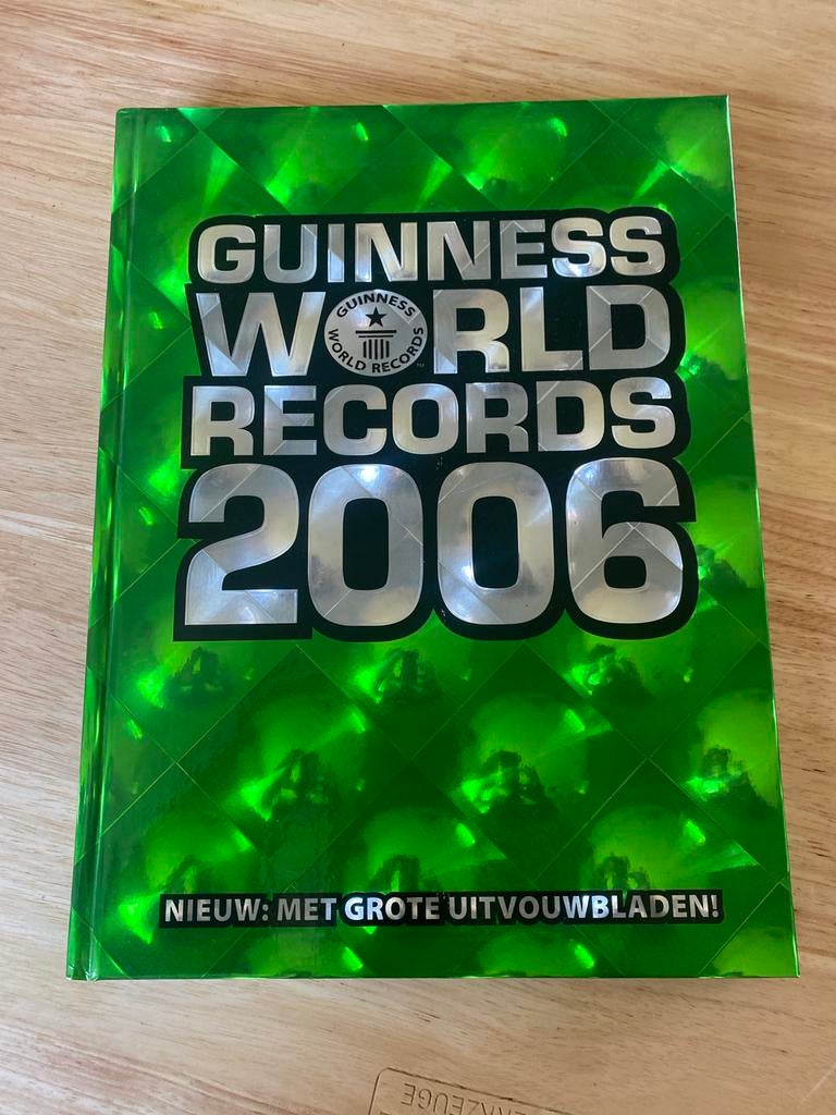 Guinness World Records 2006 - Boek met uitvouwbladen, Boeken, Ophalen of Verzenden, Zo goed als nieuw
