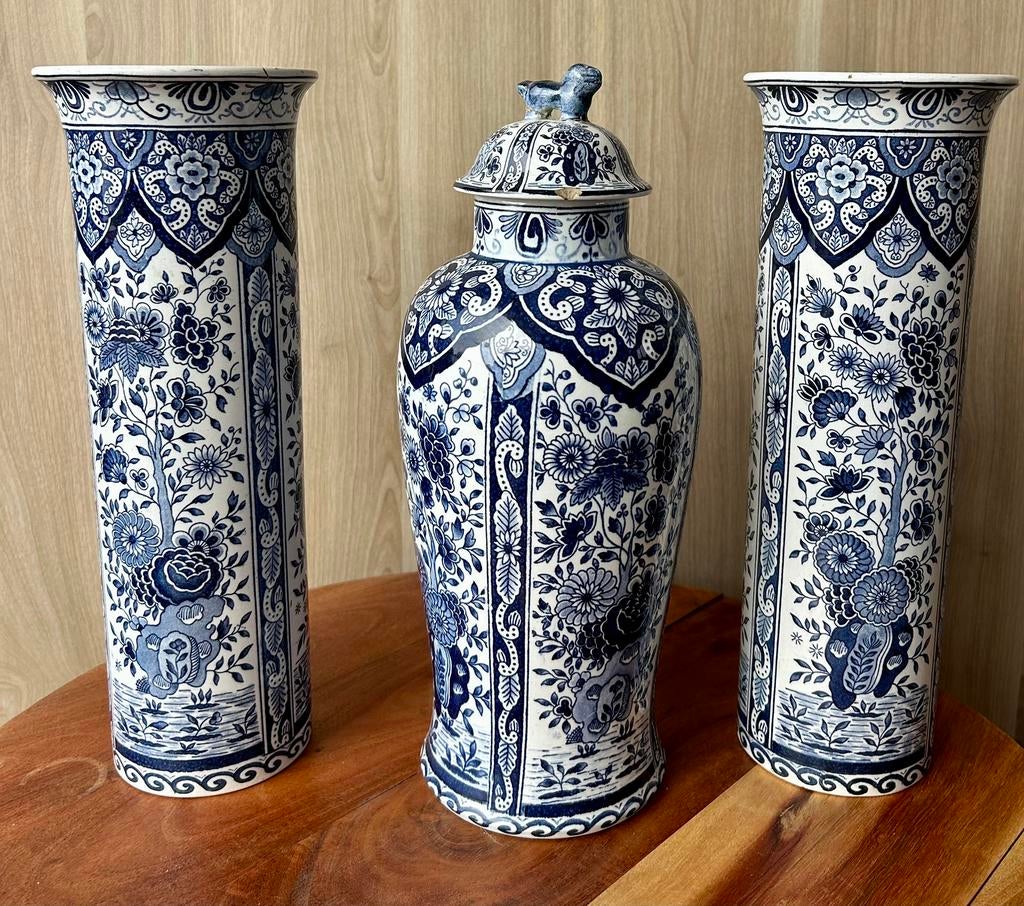 Petrus Regout - De Sphinx - Delft Kast stel - drie delig, Antiek en Kunst, Ophalen of Verzenden