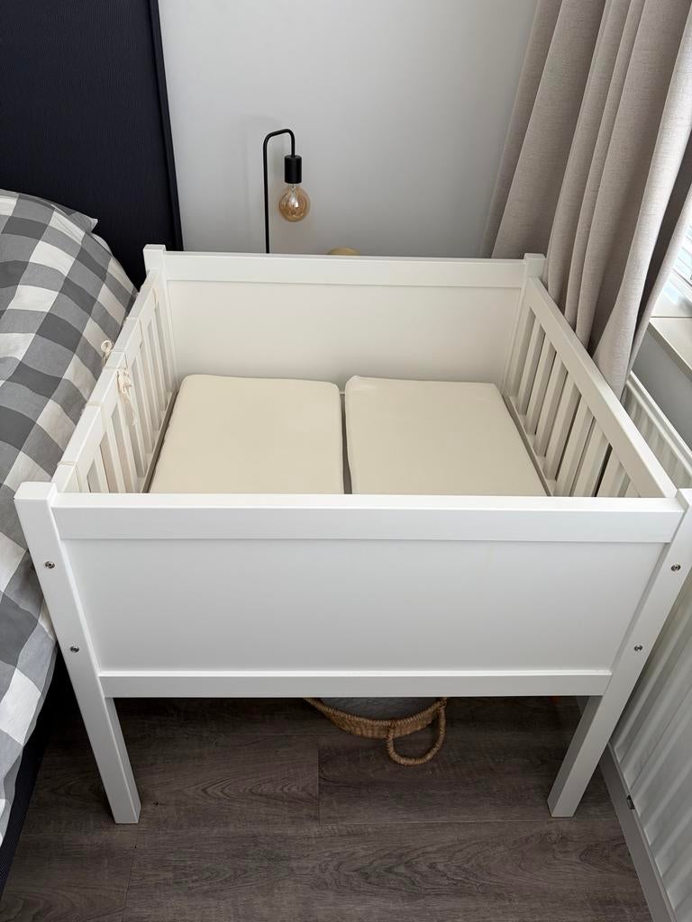 Moet weg Tweeling wieg met matrasjes, Kinderen en Baby's, Babywiegjes en Ledikanten, Ophalen of Verzenden, Gebruikt, Wieg