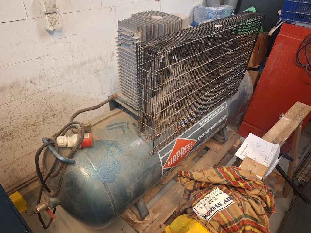 Airpress K300-500 Compressor - Werkt naar behoren, Ophalen, Gebruikt, 400 tot 800 liter/min, 10 bar of meer