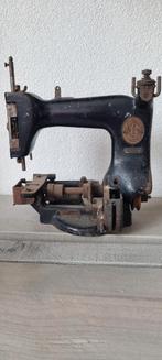 Oude decoratieve singer naaimachine, Antiek en Kunst, Antiek | Naaimachines, Ophalen of Verzenden