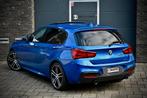 BMW 1-Serie M140i Shadow Executive | Estoril Blauw | RWD | S, Auto's, BMW, Lichtsensor, Achterwielaandrijving, Gebruikt, Blauw