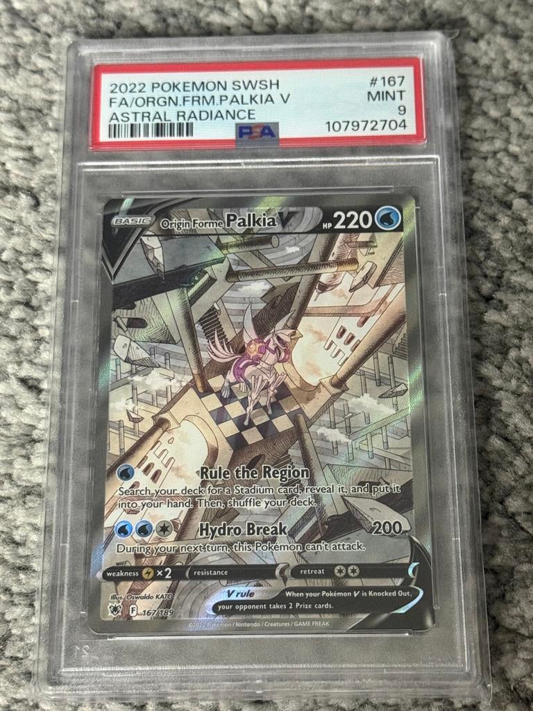 Origin Forme Palkia V PSA 9 Pokémon kaart, Ophalen of Verzenden, Zo goed als nieuw, Losse kaart, Foil