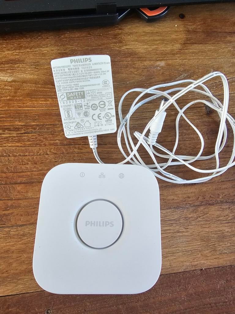 Philips Hue Bridge V2 met adapter, Ophalen of Verzenden, Gebruikt, Modern
