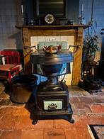 Antieke plattebuis kachel met kookplaat, Huis en Inrichting, Kachels, Gebruikt, Houtkachel, Ophalen of Verzenden, Vrijstaand