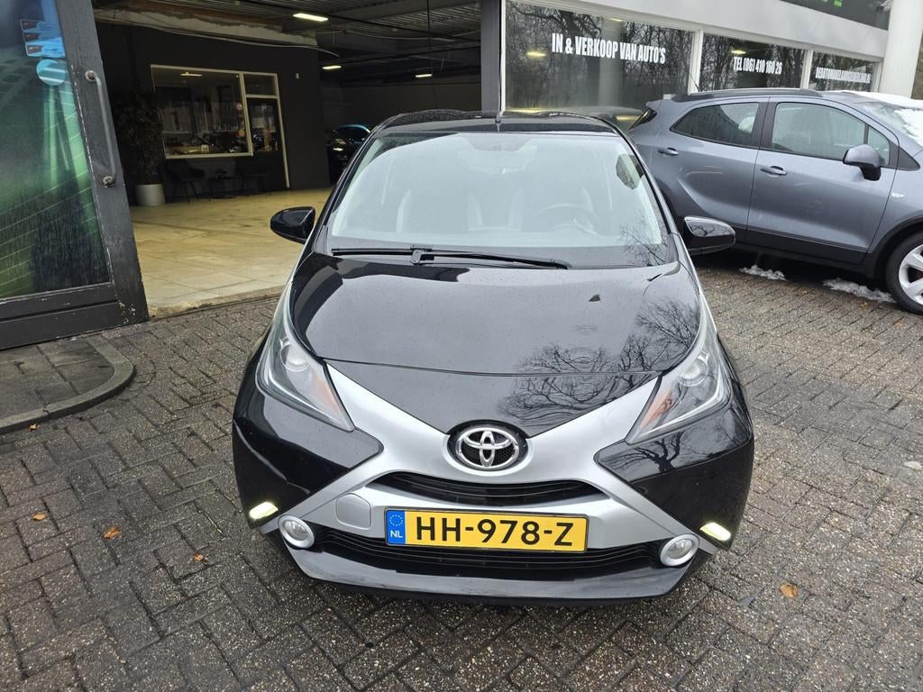 Toyota Aygo 1.0 VVT-i x-clusiv | 2E EIGENAAR | 12MND GARANTI, Auto's, Toyota, Voorwielaandrijving, Stof, Gebruikt, Euro 6