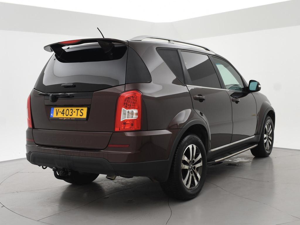 SsangYong Rexton RX 200 e-XDI 155 PK 4WD AUT. + TREKHAAK | L, Auto's, SsangYong, Gebruikt, 4 cilinders, Bruin, Leder