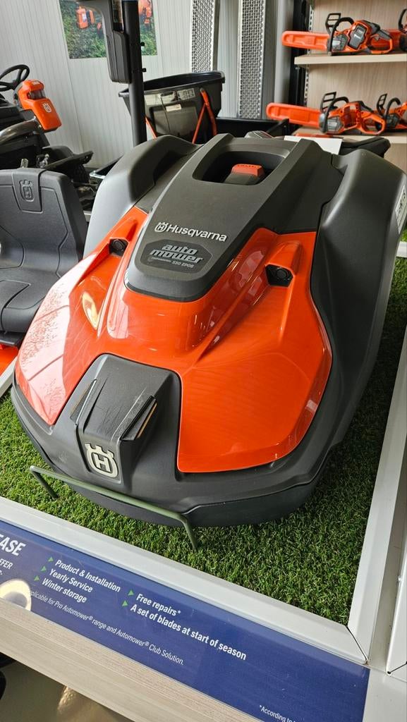 Husqvarna Automower 550 EPOS - Demo model met garantie, Bestuurbaar via app, Drottninggatan 2, 561 82 Huskv Huskvarna, Zweden