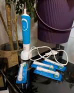 Oral-B Vitality 100 CrossAction - Blauw, Ophalen of Verzenden, Zo goed als nieuw, Tandenborstel