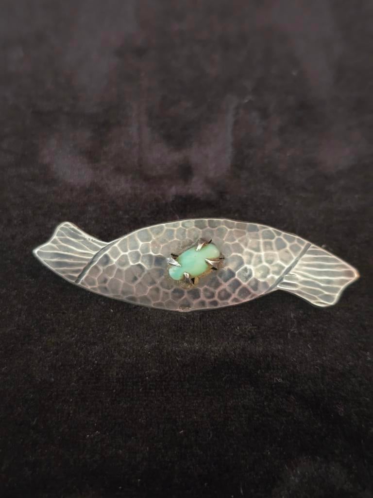 Amsterdamse School broche, zilver/jade?, gemerkt,, 4 tot 7 cm, Gebruikt, Ophalen of Verzenden, Zilver