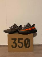Yeezy 350 V2 carbon beluga, Ophalen, Overige kleuren, Sneakers of Gympen, Zo goed als nieuw