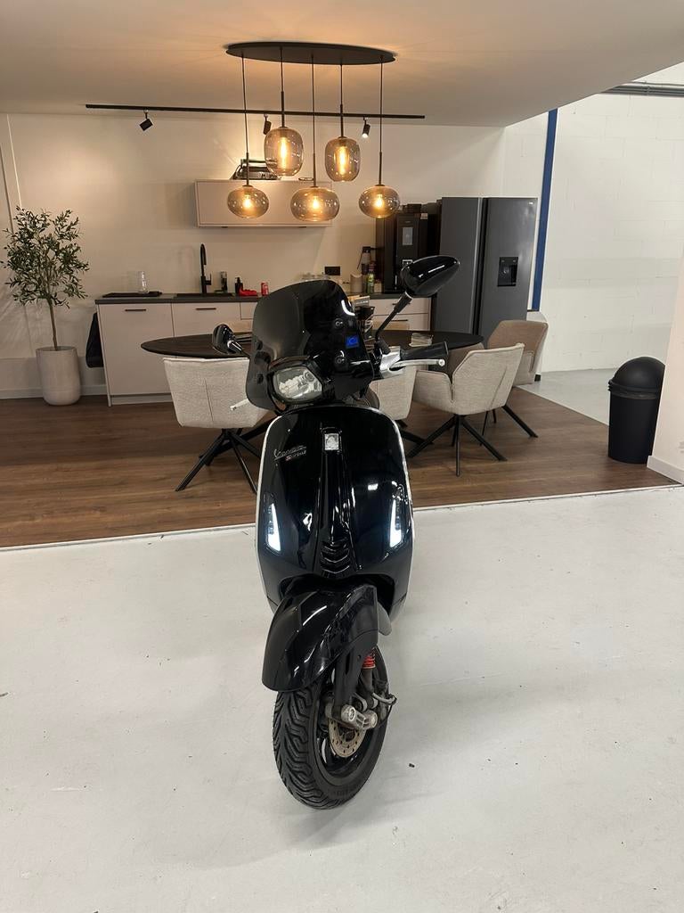 Vespa sprint 4t 50cc 2014, Fietsen en Brommers, Scooters | Overige merken, Ophalen, Zo goed als nieuw, Benzine