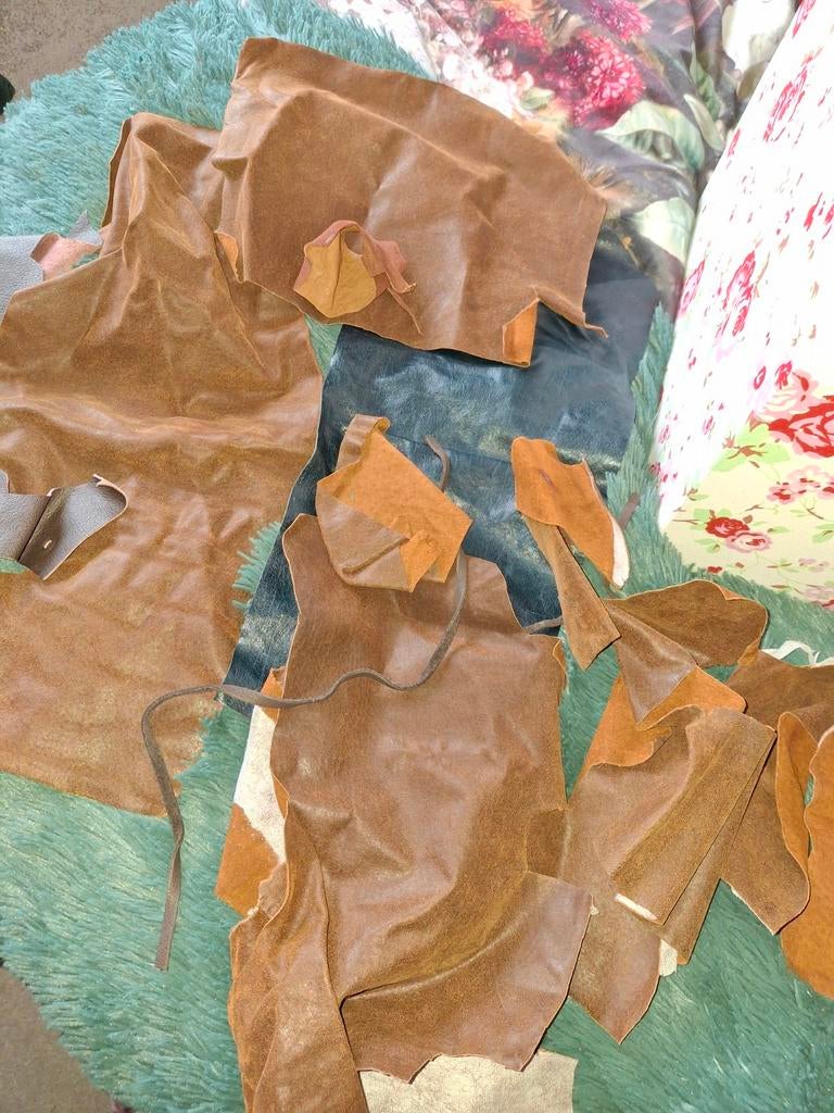 Partij echt leer., Hobby en Vrije tijd, Stoffen en Lappen, Bruin, Leer of Kunstleer, Nieuw, Ophalen of Verzenden