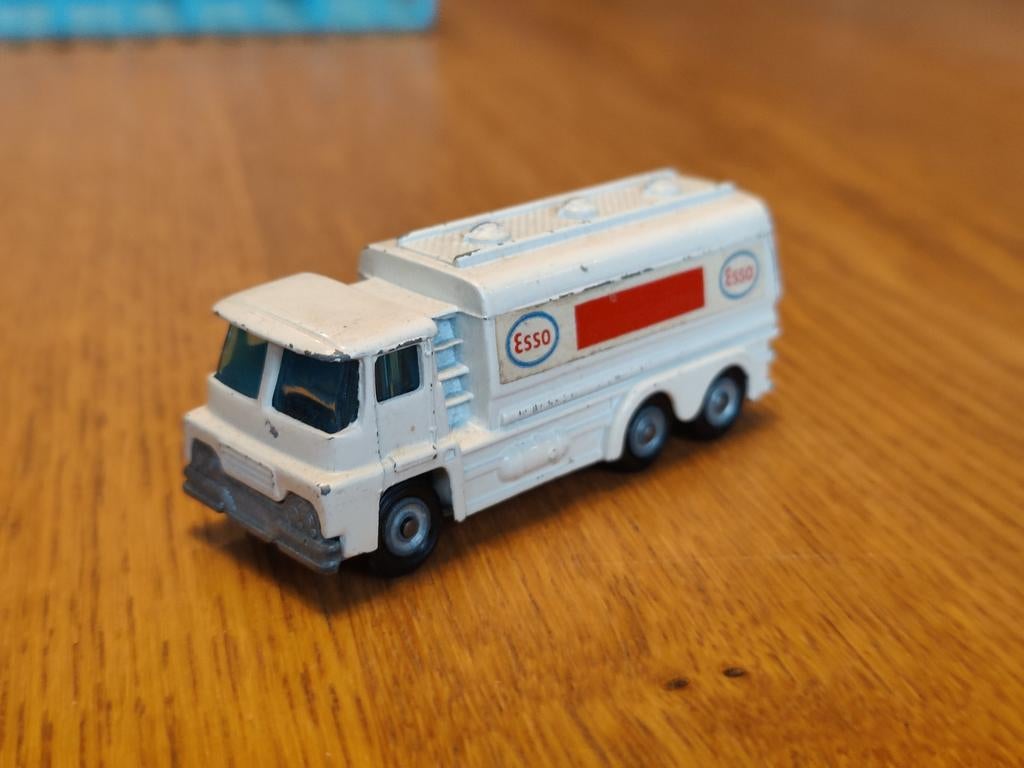 Husky Esso Tanker, Ophalen of Verzenden, Zo goed als nieuw, Bus of Vrachtwagen