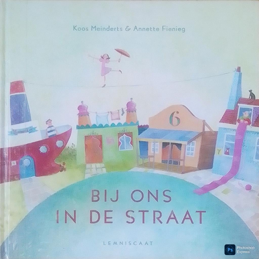 Bij Ons In De Straat, Gelezen, Fictie algemeen, Ophalen of Verzenden, Voorleesboek