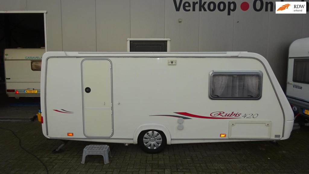 TRIGANO RUBIS 420 CP 2004 VASTBED MIDDENZIT MOVER 760 kg lee, Caravans en Kamperen, Caravans, Bedrijf, tot en met 4, 750 - 1000 kg