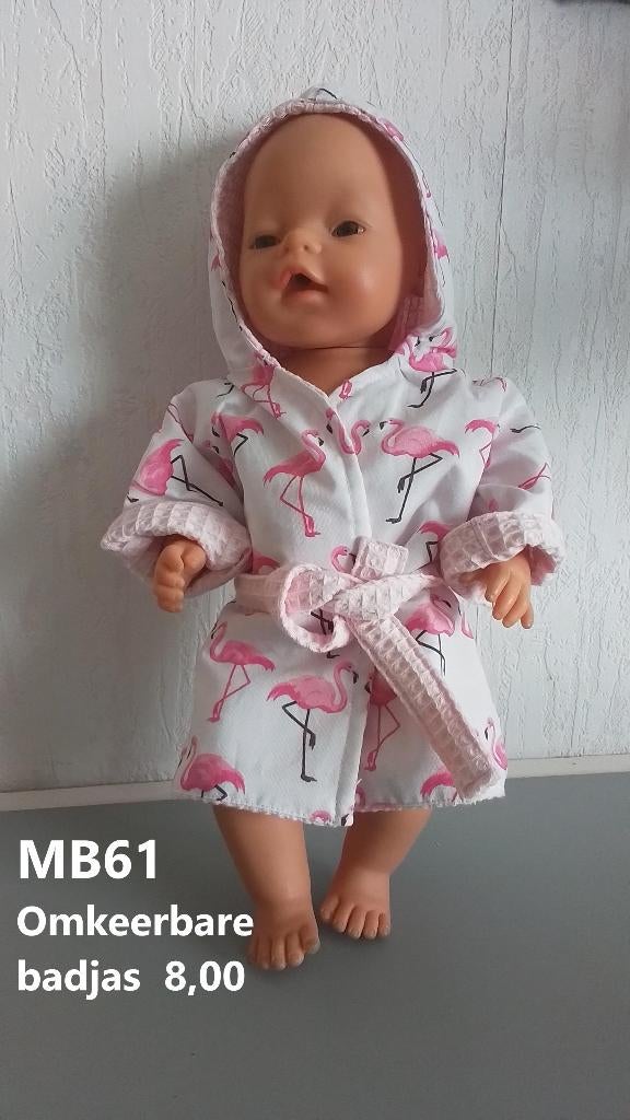 Poppenkleertjes baby born. Omkeerbare badjas . KiKa., Ophalen, Nieuw, Babypop