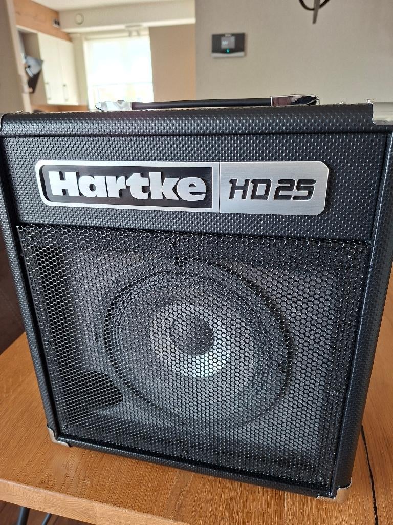 Basversterker met monitorsteun, Muziek en Instrumenten, Versterkers | Bas en Gitaar, Ophalen, Nieuw, Basgitaar, Minder dan 50 watt