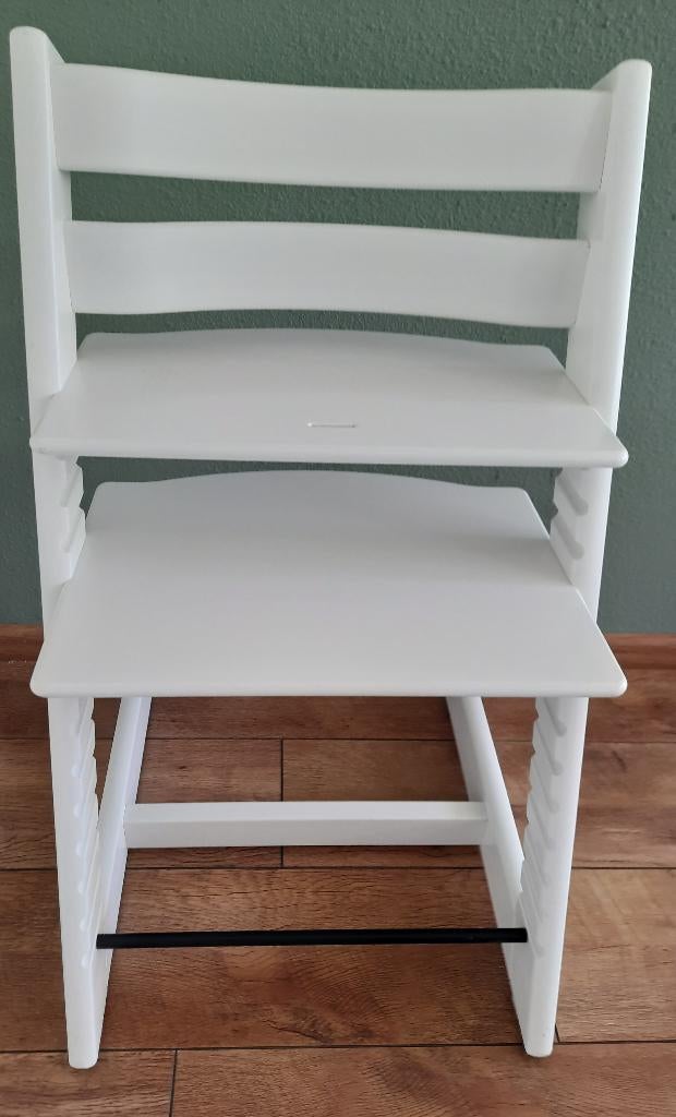 mooie Stokke Tripp Trapp kinderstoel - WIT, Kinderen en Baby's, Kinderstoelen, Ophalen, Zo goed als nieuw, Meegroeistoel, Aanschuifbaar