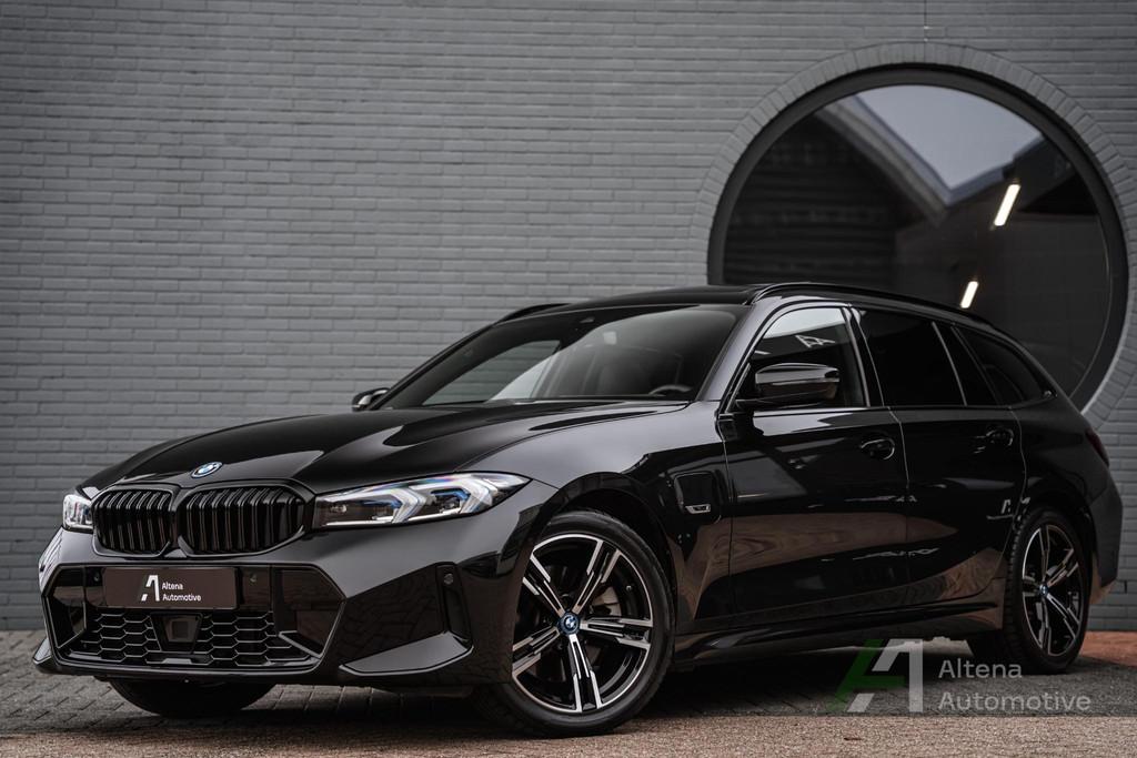 BMW 3-serie Touring 330e xDrive, Auto's, Gebruikt, Euro 6, 4 cilinders, Zwart