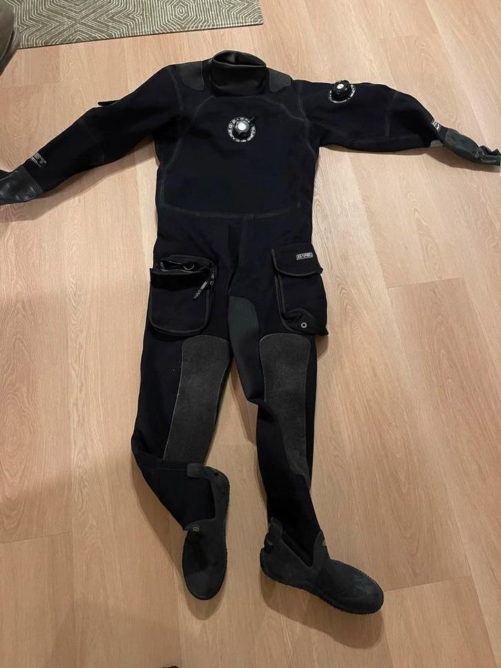 Droogpak Bare XCD2 2mm compressed neopreen, Watersport en Boten, Duiken, Gebruikt, Duikpak, Ophalen